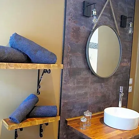 L'antre D'eux Bed & Breakfast 4*